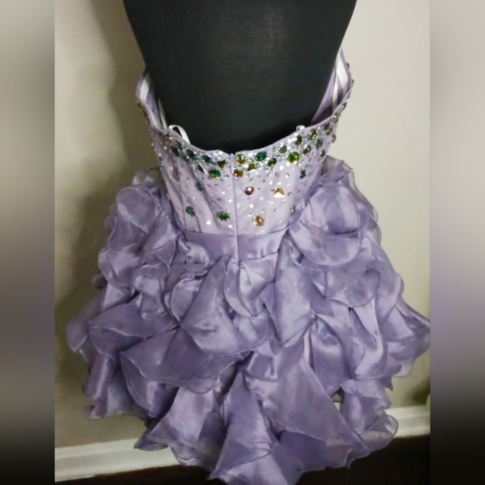 Party Dresses - Picture 3 of 3